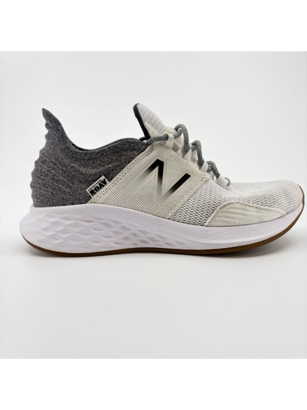 New Balance Fresh Foam Roav V1 Womens Size 6 White Gray Running Shoes Sneakers